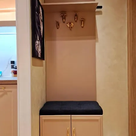 Fs - Beautiful In The Center Of *