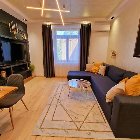 Fs - Beautiful In The Center Of Apartamento Varna