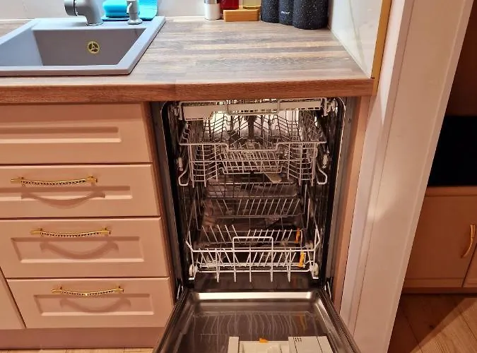 Fs - Beautiful In The Center Of