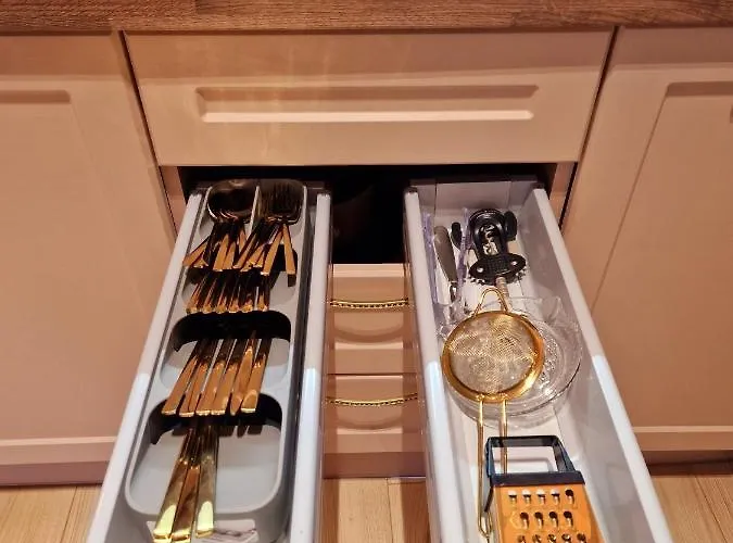 Fs - Beautiful In The Center Of וארנה