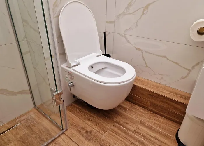 Fs - Beautiful In The Center Of דירה *