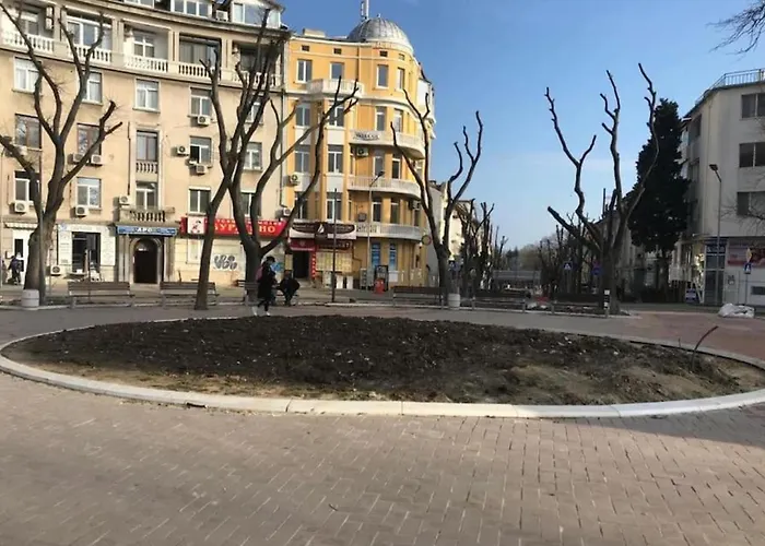 Fs - Beautiful In The Center Of