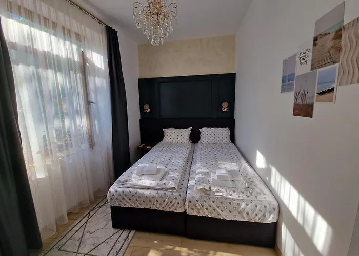 Fs - Beautiful In The Center Of